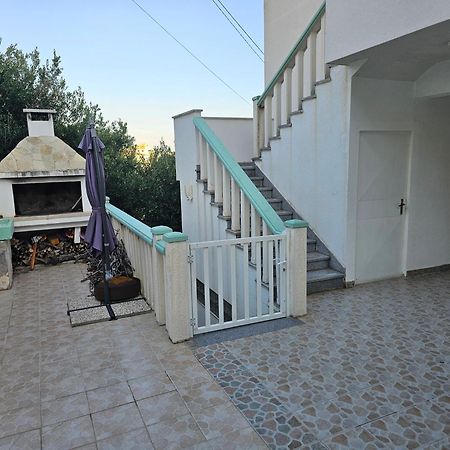 Apartments Zemunik オミシュ エクステリア 写真