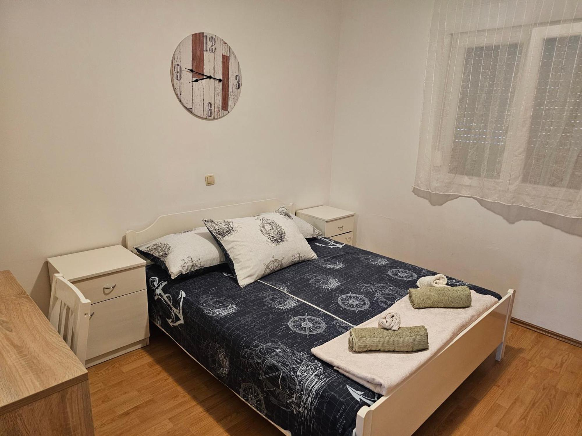 Apartments Zemunik オミシュ エクステリア 写真