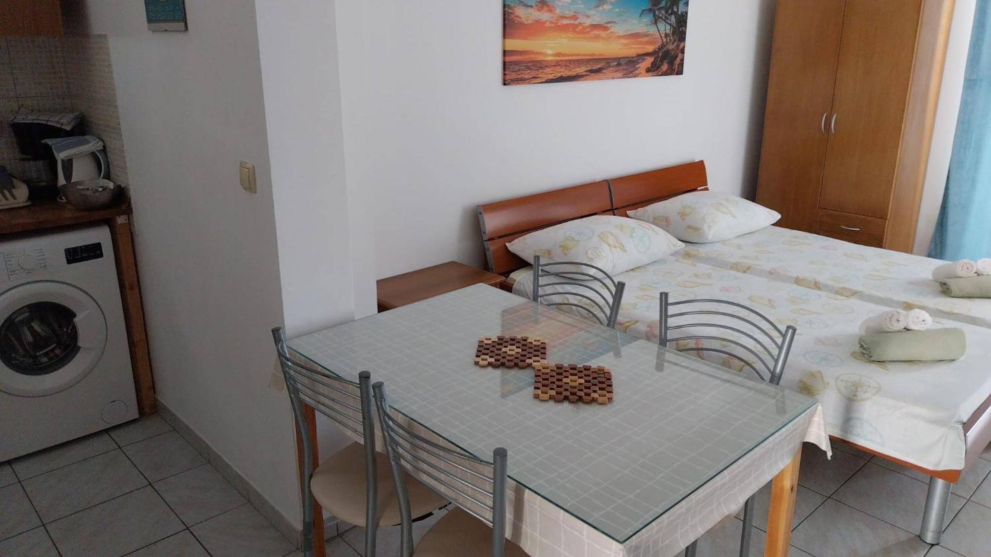 Apartments Zemunik オミシュ 部屋 写真